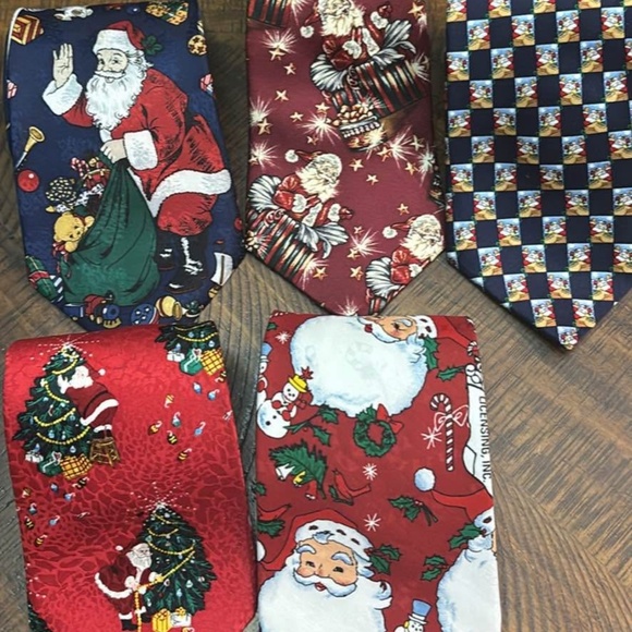 Lot of Christmas Ties - Picture 1 of 6